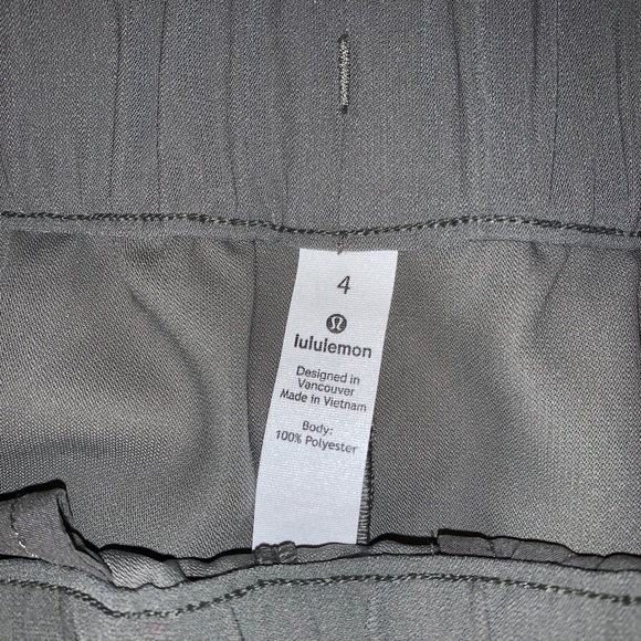 Lululemon on the fly crop pants- they aresoldout! - Picture 6 of 10